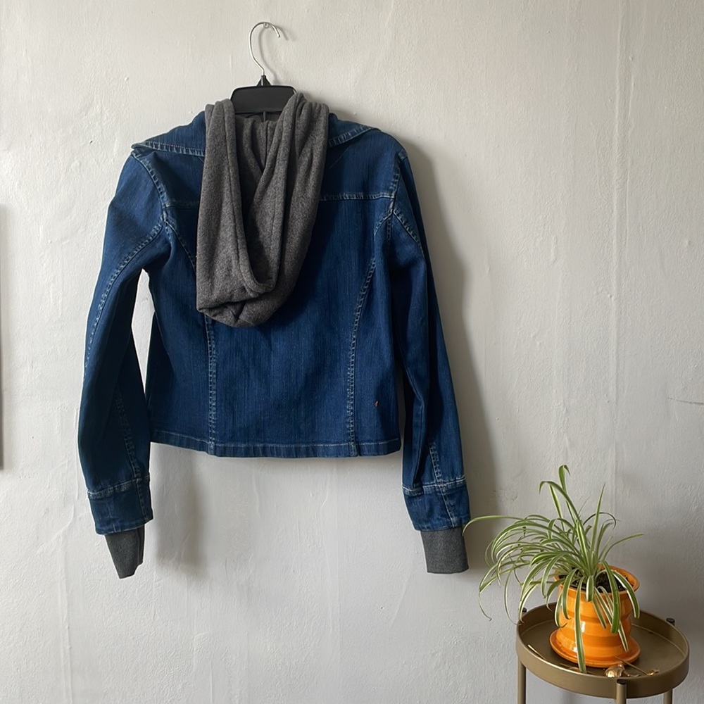 Jean jacket - Picture 2 of 3